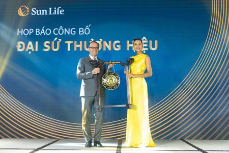 Sun Life Việt Nam công bố Hoa hậu H’Hen Niê là đại sứ thương hiệu