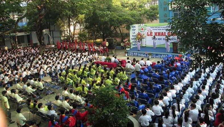 Trường THCS Đồng Khởi tổ chức khai giảng năm học 2015 – 2016