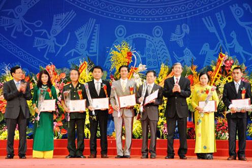 Phong tặng 522 giáo sư, phó giáo sư