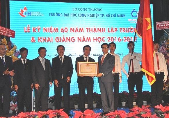 ĐH Công Nghiệp TPHCM kỷ niệm 60 năm thành lập và khai giảng năm học mới
