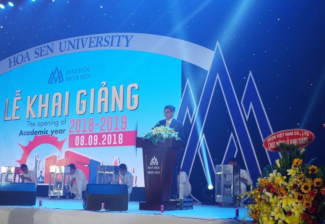 Hơn 2.700 tân sinh viên dự lễ khai giảng tại ĐH Hoa Sen