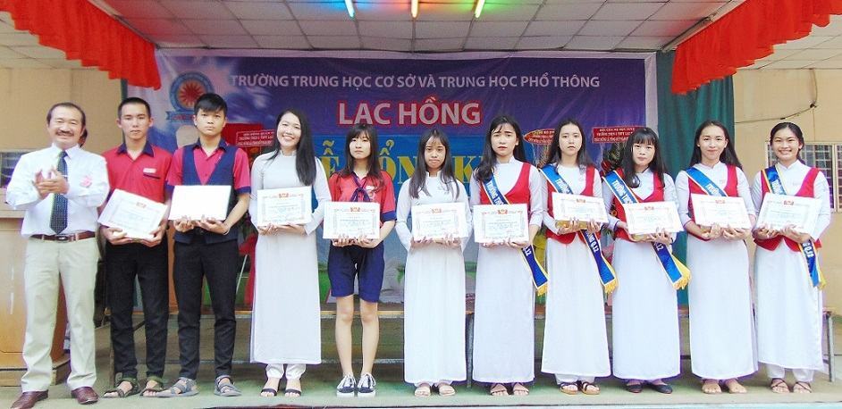 Trường THCS và THPT Lạc Hồng tổ chức lễ tổng kết năm học 2017-2018