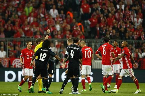 HLV Ancelotti tin Bayern có thể ngược dòng thắng Real