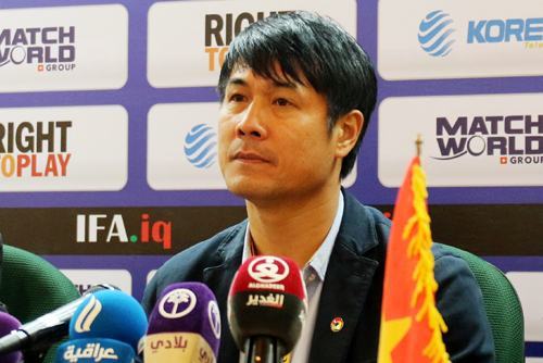 hlv-huu-thang-mat-san-khong-tot-anh-huong-toi-tuyen-viet-nam