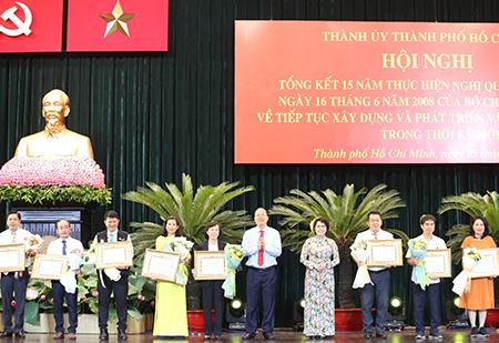 Phát triển văn học, nghệ thuật trên cơ sở bảo tồn, phát huy giá trị truyền thống