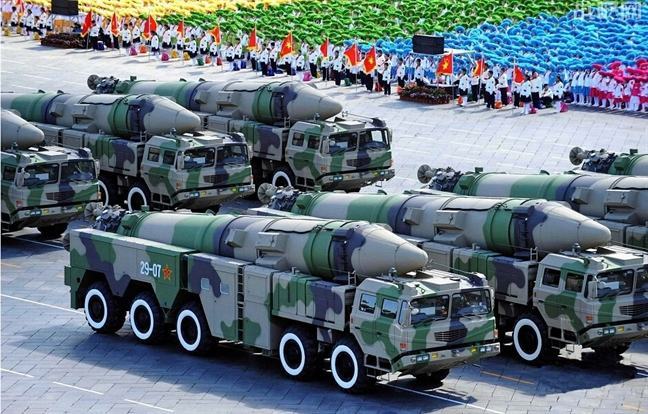 Hoa binh tren dau sung