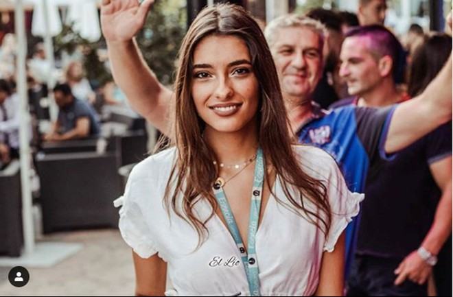 Nhan sắc hoa hậu Thế giới Tây Ban Nha mang khẩu trang khi đăng quang 8