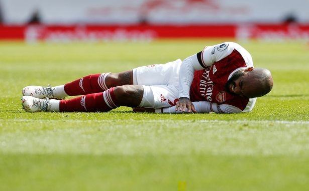 Hòa thất vọng Fulham, Arsenal còn đón tin dữ từ Lacazette