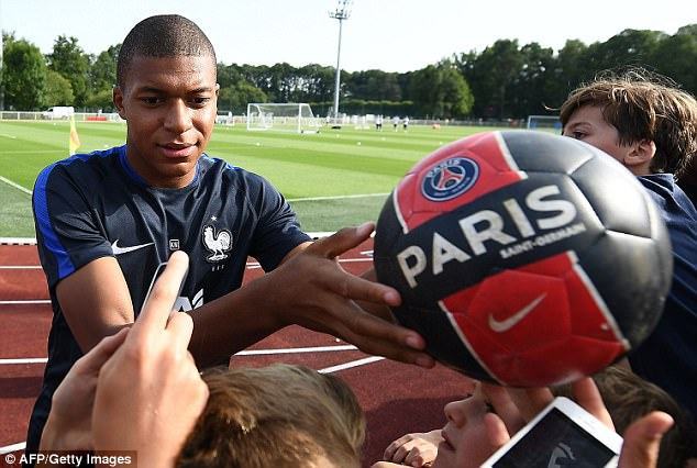 Hoàn tất kiểm tra y tế, Mbappe xác nhận gia nhập PSG