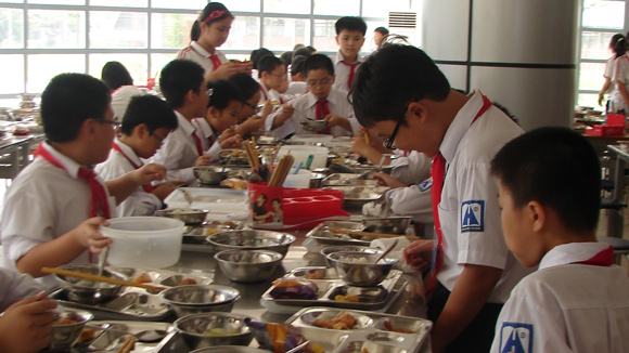 Học phí phải đi liền thụ hưởng