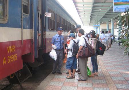 Tàu Nha Trang – Huế, giảm từ 10-20% giá vé