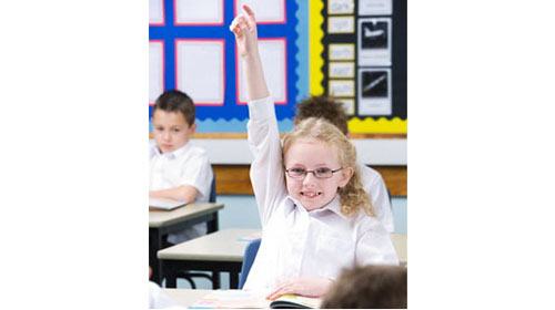 Học sinh có nên giơ tay xin phát biểu?