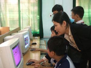 Học sinh đến với internet lợi hay hại?