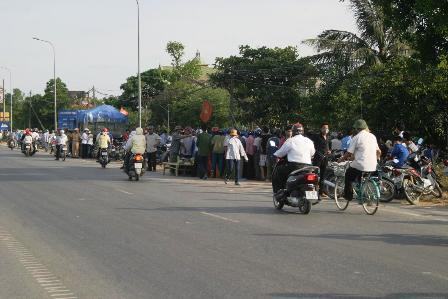 Học sinh đi ôn thi đại học bị xe cán chết