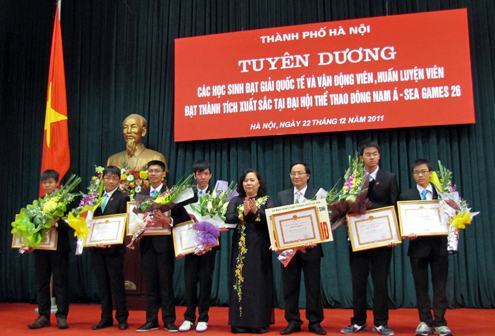 Học sinh đoạt giải quốc tế được thưởng gần 60 triệu đồng