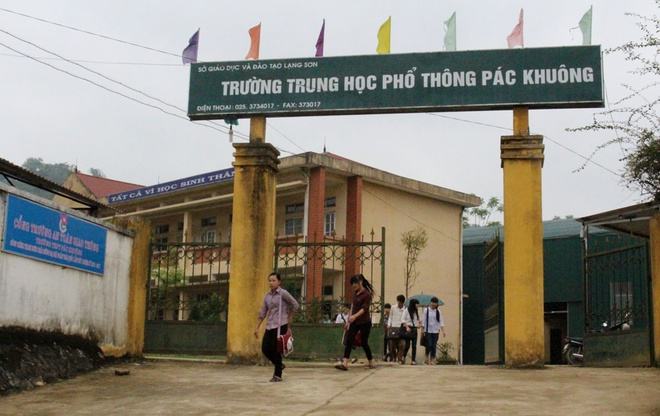 Học sinh dựng lán trọ để nuôi con chữ