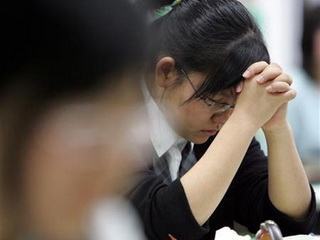Học sinh Hàn Quốc giết mẹ vì áp lực thi cử