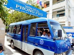 Học sinh không “mặn” với xe đưa rước