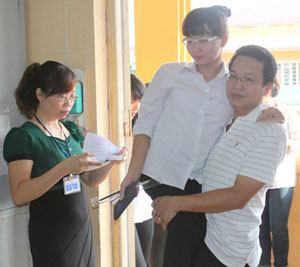 Học sinh khuyết tật: Loay hoay con đường đến trường