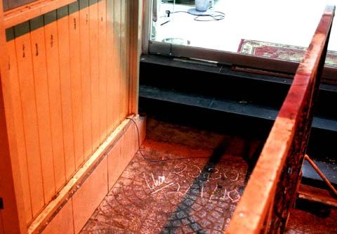 Học sinh lớp 4 bị điện giật chết khi sờ vào buồng ATM