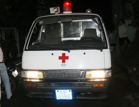 Học sinh lớp 7 bị điện trên đường giật chết