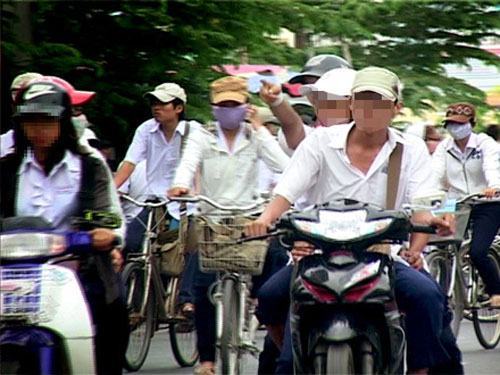 Học sinh tham gia giao thông chưa an toàn