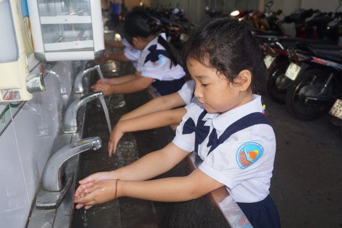 Học sinh&nbsp;TP.HCM&nbsp;rạng rỡ trở lại trường sau nghỉ hè 