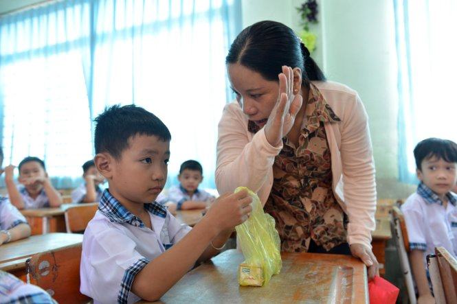 Học sinh&nbsp;TP.HCM&nbsp;rạng rỡ trở lại trường sau nghỉ hè 