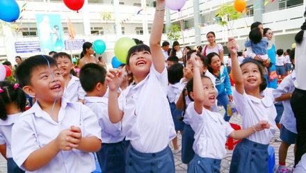 Học sinh TP.HCM tựu trường ngày 14-8