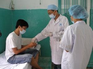 Học tập và làm theo tấm gương đạo đức Hồ Chí Minh: “Đánh thức” y đức của bác sĩ