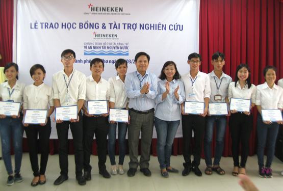 Trao học bổng “Vì an ninh tài nguyên nước”