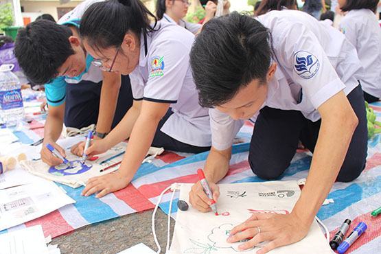 Quan tâm đến các vấn nạn học đường