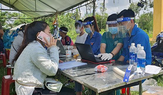 Đà Nẵng: Đón giáo viên, học sinh bị “kẹt” vì dịch về lại thành phố