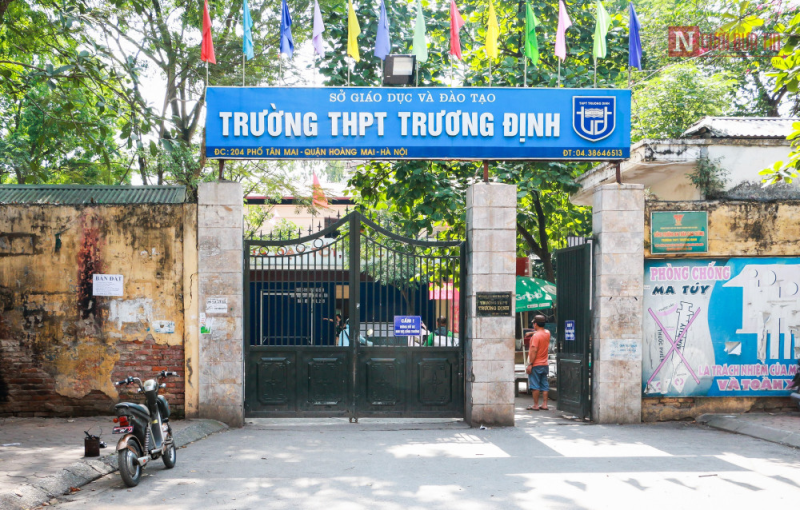 Trường THPT Trương Định, nơi xảy ra vụ phụ huynh bị cô lập vì không chịu đóng phí tự nguyện