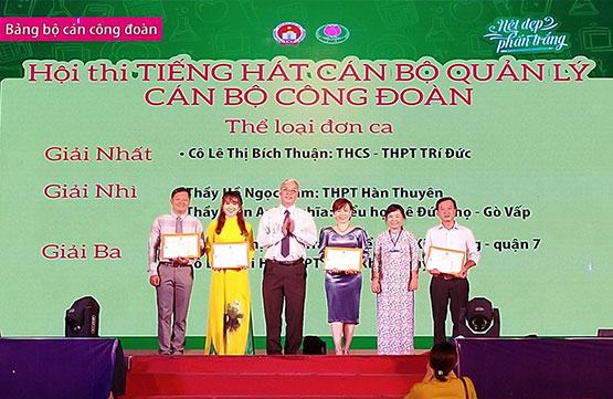 Nhà giáo trổ tài ở hội thi ẩm thực ba miền