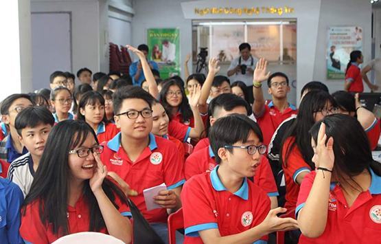 Thanh thiếu niên thành phố tìm hiểu về Bác Hồ