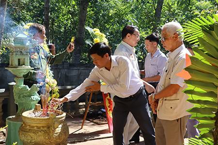 Bữa cơm rừng ấm tình đồng đội