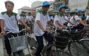 Hơn 10.000 người tham gia diễu hành xe đạp