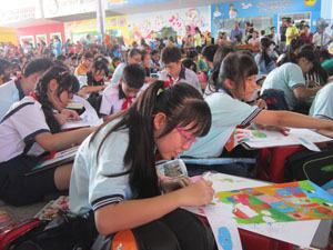 Hơn 15.000 thí sinh thi chung khảo Nét vẽ xanh năm 2014
