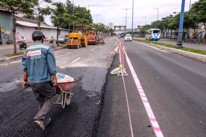 Hơn 55 tỷ đồng nâng cấp 8,5 km đại lộ Võ Văn Kiệt ở TP HCM