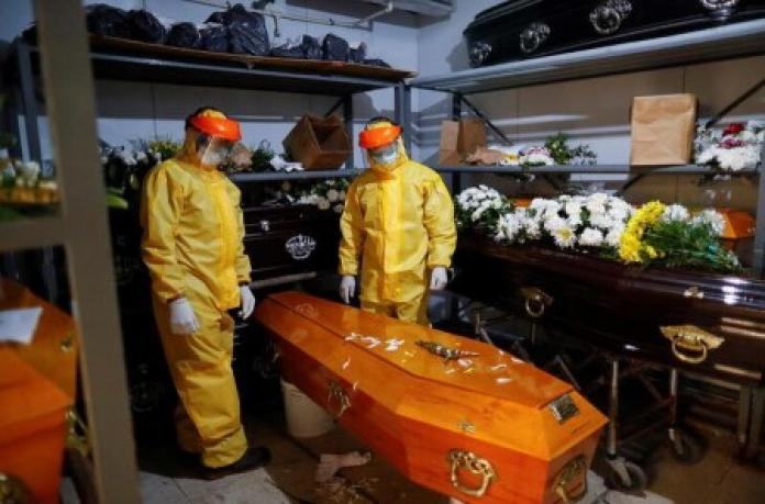 Hơn 80.000 người chết, Argentina vật lộn với đợt bùng phát dịch COVID-19