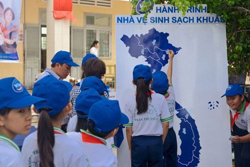 Xây dựng và nâng cấp hơn 500 nhà vệ sinh cho học sinh