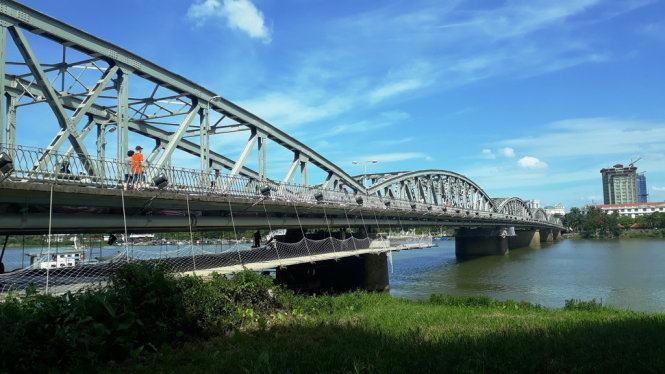 Huế định mở phố đi bộ đêm trên cầu Trường Tiền&nbsp; 
