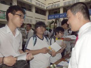 Hướng dẫn viên du lịch và quan hệ công chúng: Cần có nghệ thuật giao tiếp