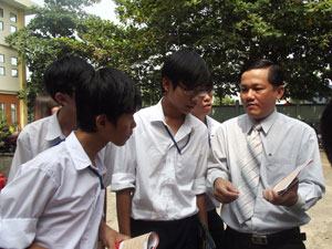 Hướng nghiệp không chỉ là cung cấp thông tin