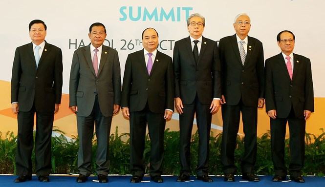 Hướng tới khu vực kết nối thông suốt