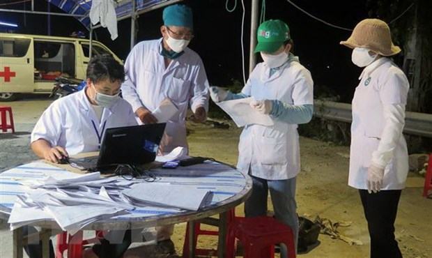 Huy dong toi da vai tro y te co so trong phat hien ca mac COVID-19 hinh anh 1