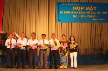 Huyện Củ Chi họp mặt kỷ niệm ngày Nhà Giáo Việt Nam