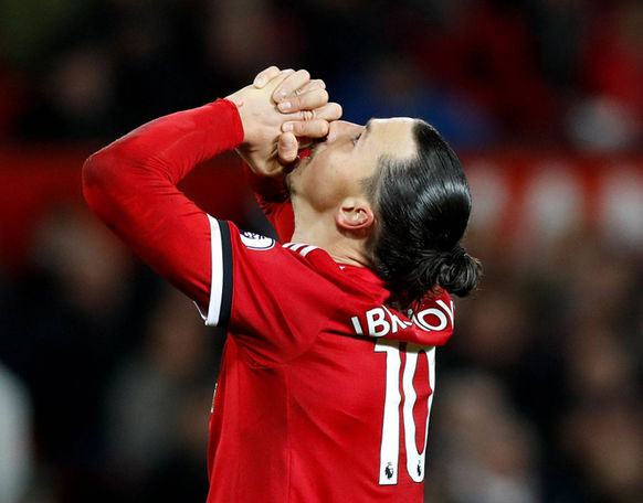 Ibrahimovic lên bàn phẫu thuật, Conte thách Willian đến MU