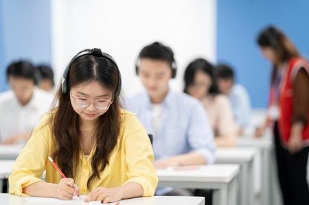 Ra mắt “IELTS Ready Premium” – nền tảng ôn luyện cá nhân hóa cho thí sinh thi IELTS